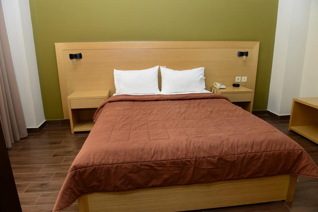 Ionion Hotel Kyparissia Esterno foto